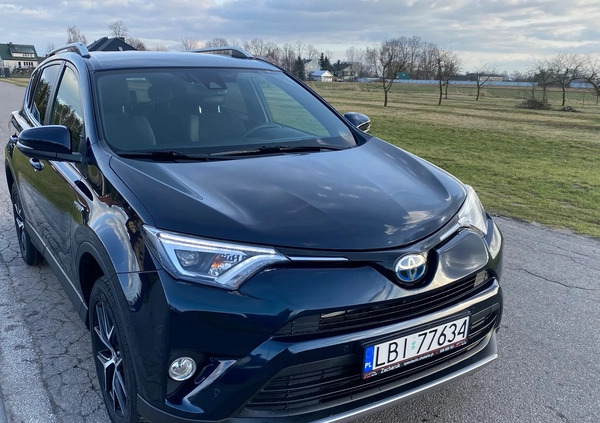 Toyota RAV4 cena 95900 przebieg: 105100, rok produkcji 2017 z Kolbuszowa małe 379